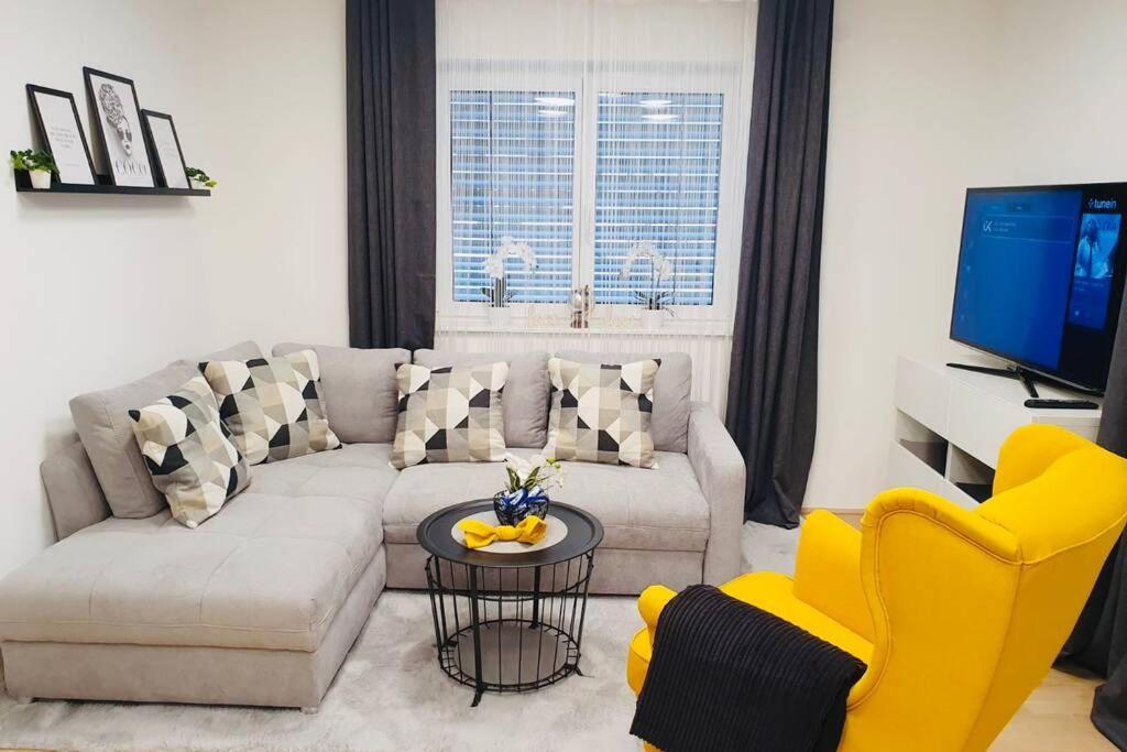 LEON Apartment NEU! Gemütlichkeit an erster Stelle Linz Exterior foto
